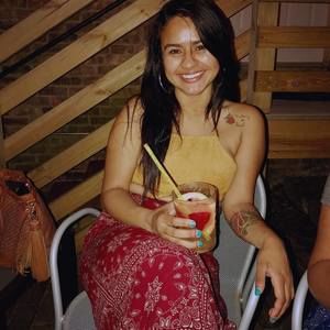 Meet your Posher, Suzanne